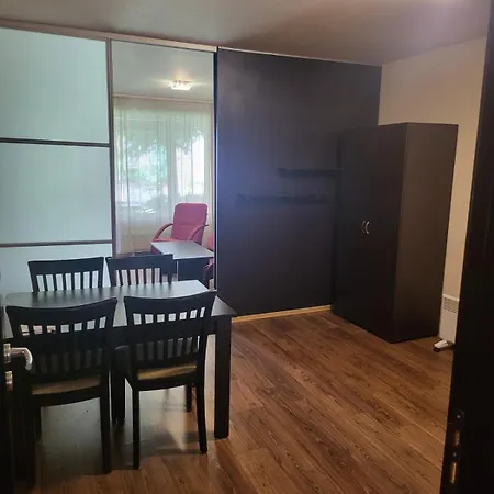 Royal Towers Lift Area Apartman *