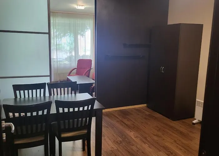 Royal Towers Lift Area Apartman *