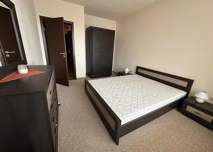 Royal Towers Lift Area Apartman *