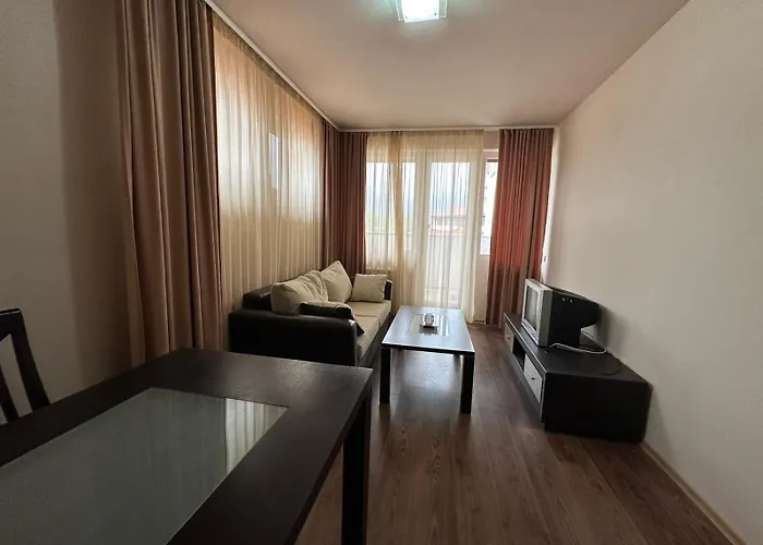 Royal Towers Lift Area בנסקו